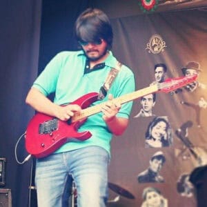 Advanced Electric Guitar Lessons by StrumTheGuitar